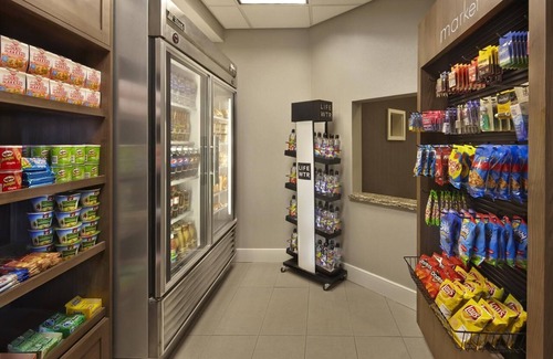 Avon Apartamento | Comfort and Convenience! 4 Cozy Units w/Free Breakfast and Parking!