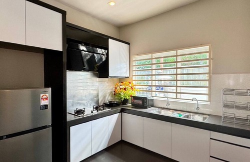 Kampung Alor Akar Casa | Comfort and Luxury House