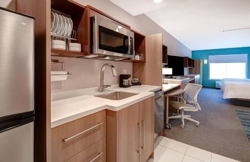 Downtown Tucson Hotel | Comfort Awaits! Swimming Pool, Kitchen, Free Breakfast, Fitness Center