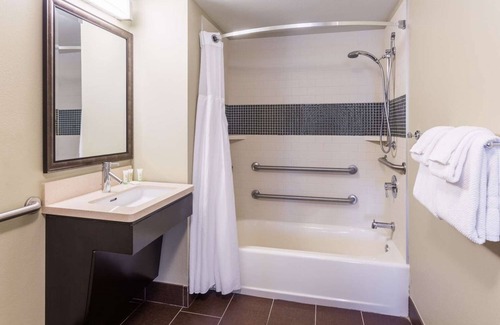 Anaheim Resort Hotel | Comfort & Convenience: Budget Friendly Suite w/ 1BR & Kitchen - Free Breakfast