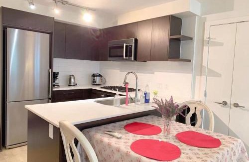 Richmond City Centre Apartamento | Comfort in Richmond center 2bedr & good location