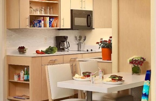 Flagstaff Hotel | Comfort in the Heart of Northern Arizona's Wonders! with Free Breakfast & Tennis