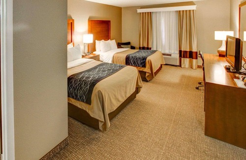 Churchhill Hotel | Comfort Inn Conference Center Pittsburgh Penn Hills