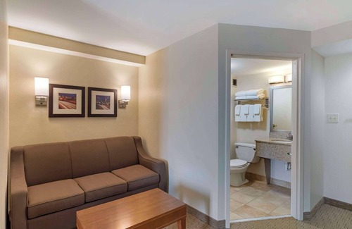 Town Center Hotel | Comfort Inn Kennesaw
