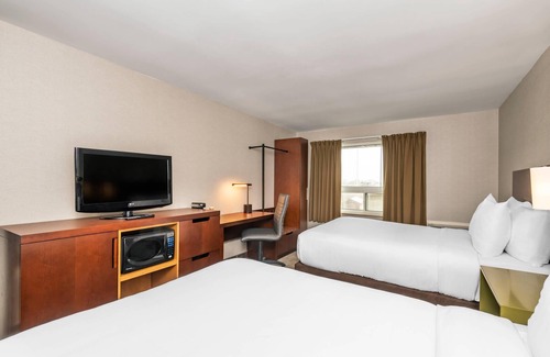Cummings Hotel | Comfort Inn Ottawa East