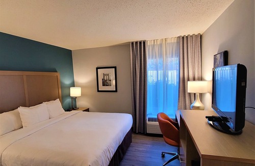 Alexandria Hotel | Comfort Inn & Suites Alexandria West