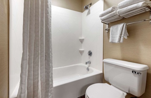 Butler Hotel | Comfort Inn & Suites Butler