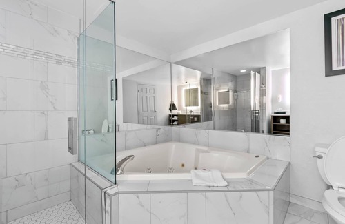 Grand Blanc Hotel | Comfort Inn & Suites Grand Blanc/Flint