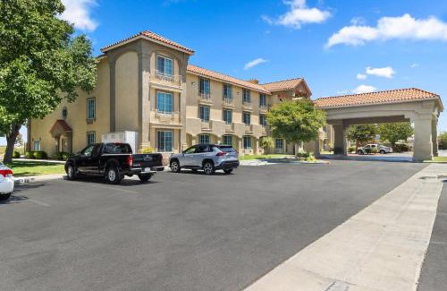 Lancaster Hotel | Comfort Inn & Suites Lancaster Antelope Valley