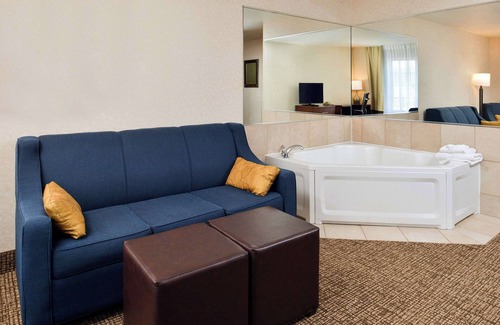 Morrisonville Hotel | Comfort Inn & Suites Madison North