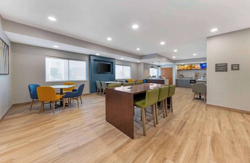 Oklahoma City Hotel | Comfort Inn & Suites Oklahoma City North - Quail Springs