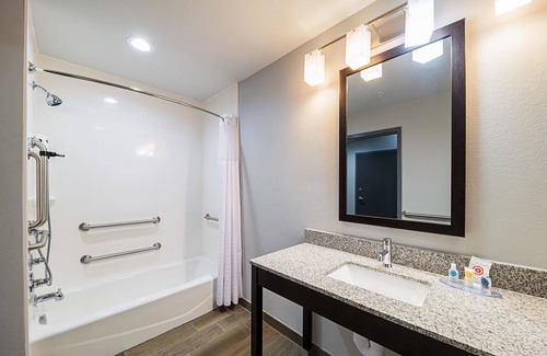 Central Oklahoma City Hotel | Comfort Inn & Suites Oklahoma City near Bricktown