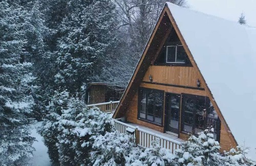 Saint-Aime-du-Lac-des-Iles Chalet De Esquí | Comfort & Lake Access | Au Pic du Lac