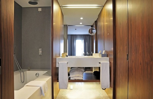 Santo Antonio Hotel | Comfort & Relaxation! Unit at Altis Prime w/ Full Kitchen, Onsite Jacuzzi!
