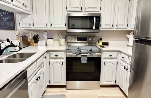South Arlington Casa | Comfort stay near AT&T stadium-Six flags-free 5 mins walk to the stadium.