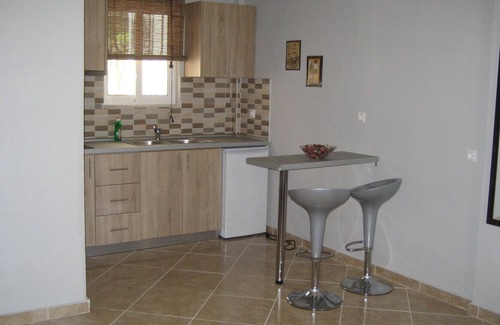 Agia Pelagia Chlomou Apartamento | comfort studio with garden view