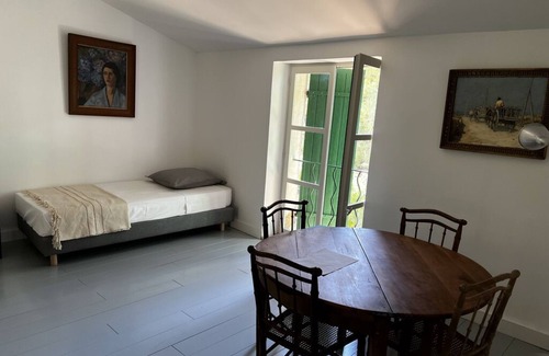 Tarascon Casa | Suite-Confortable-Baño privado con ducha-Vista al Jardín-Suite Cèdre