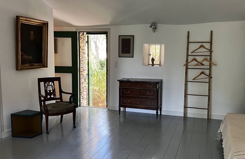Tarascon Casa | Suite-Confortable-Baño privado con ducha-Vista al Jardín-Suite Cèdre