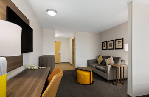 Bentonville Hotel | Comfort Suites Bentonville - Rogers