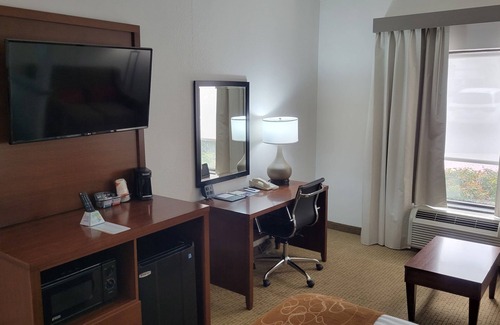 Cumming Hotel | Comfort Suites Cumming-Atlanta near Northside Hospital Forsyth