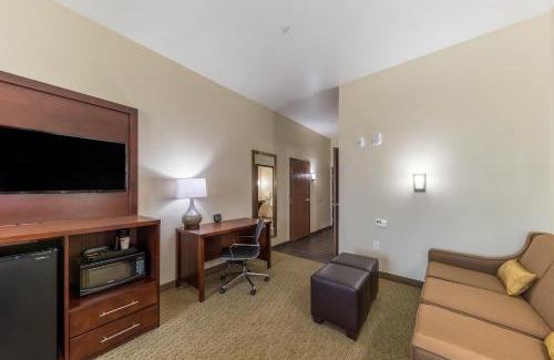 Grand Prairie Hotel | Comfort Suites Grand Prairie - Arlington North
