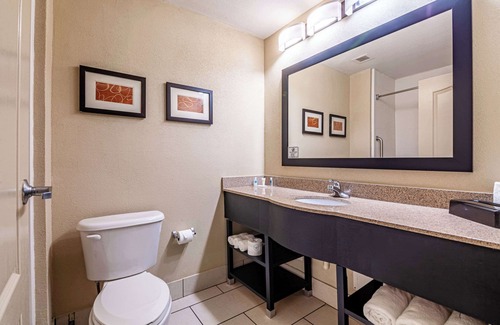 Morrow Hotel | Comfort Suites Morrow - Atlanta South