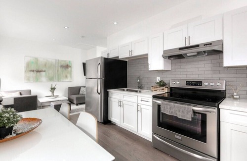 Oakwood Village Casa | Elegante y cómoda de marca nueva cama-2 y 2 baños