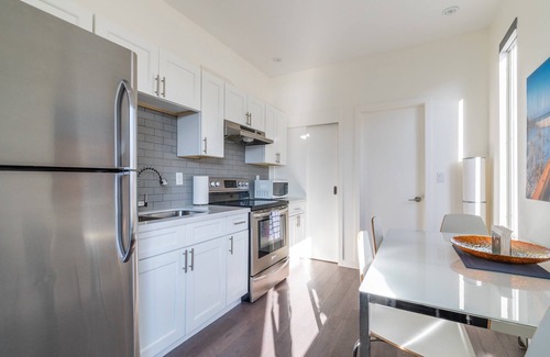 Oakwood Village Casa | Elegante y cómoda de marca nueva cama-2 y 2 baños