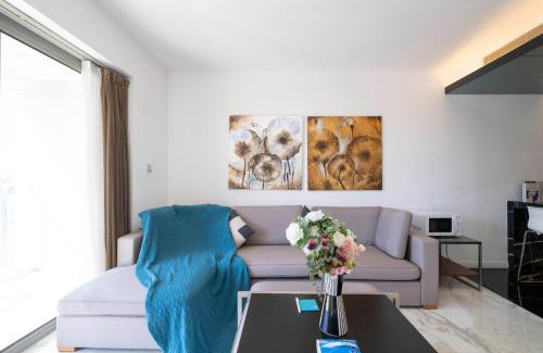 Xujiahui Apartamento | Comfortable 2BR Apartment Steps from Xujiahui Metro