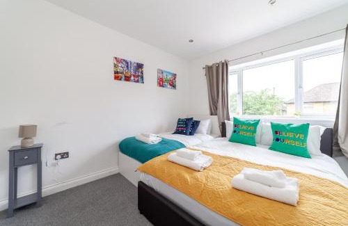 Eltham West Apartamento | Comfortable 2BR House with Garden and Parking