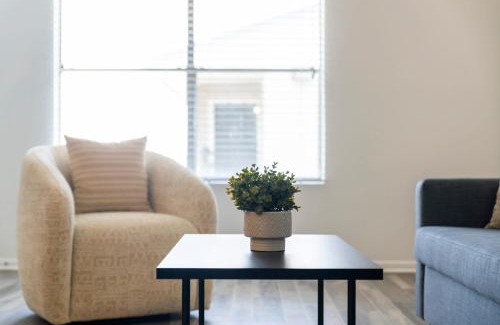 New Braunfels Apartamento | Comfortable 2BR - Pool Near Major Attractions