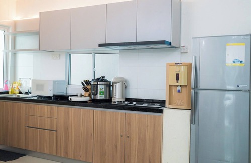 Sandakan Condominio | Comfortable 3-bedroom condo with WiFi, AC in wonderful Sandakan Nature City