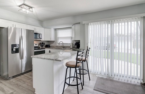 Waukesha Casa | Comfortable 3 Bedroom with King bed in Waukesha