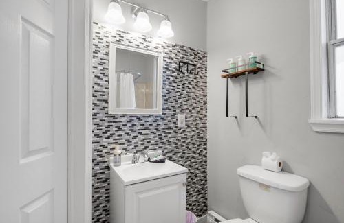 North Philadelphia West Apartamento | Comfortable 3br Home Near Temple & Center City