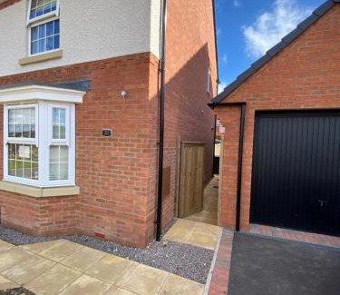 Grantham Casa | Comfortable 5-Guests Abode - In Quiet Village