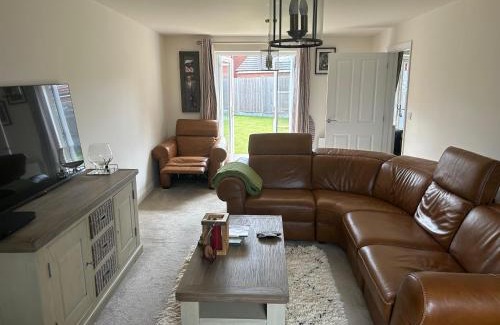 Grantham Casa | Comfortable 5-Guests Abode - In Quiet Village
