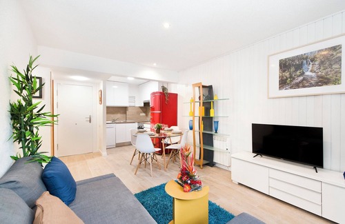 Cerezo de Arriba Apartamento | Comfortable and bright apartment - 9 min from the station