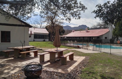 Tumacacori-Carmen Apartamento | Comfortable apartment with kitchen and lounge at Historic Rancho Santa Cruz.