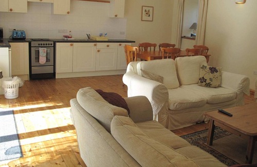 Pencader Apartamento | Comfortable Airy 5-Bed Apartment in Llandysul