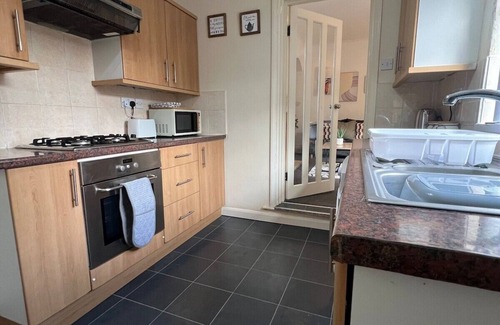 Newcastle-upon-Tyne Apartamento | Comfortable and spacious home. FREE Parking.
