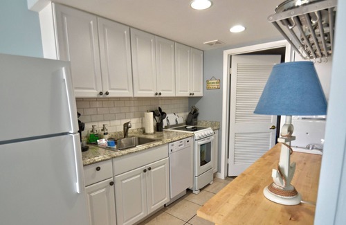 Wildwood Crest Casa | Comfortable and clean OCEAN FRONT condo in beautiful Wildwood Crest