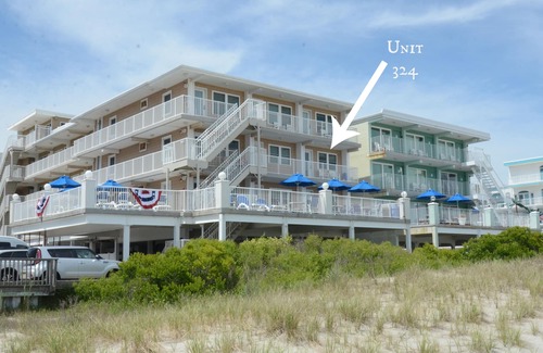 Wildwood Crest Casa | Comfortable and clean OCEAN FRONT condo in beautiful Wildwood Crest