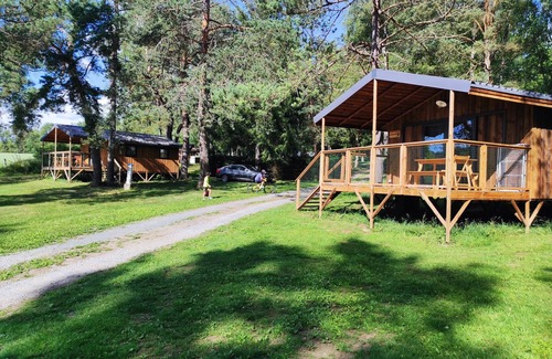 Flayat Chalet De Esquí | Chalet-Confortable-Baño con bañera-Vista al Parque