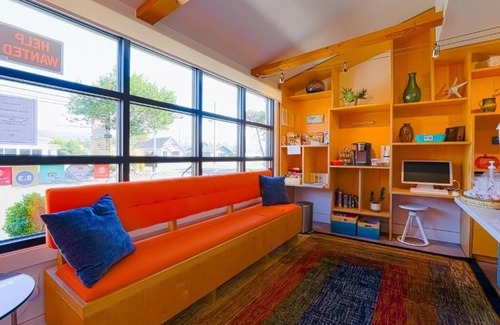 Seaside Hotel | Comfortable & Clean Room for Families Near Seaside Beach