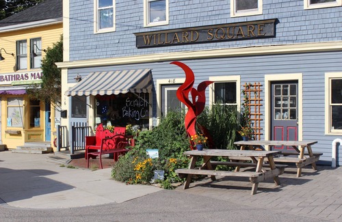 Willard Casa | Cómoda casa de estilo cabaña. Familia amigable. Duerme seis. Propietario en el local