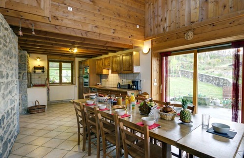 Chalmazel-Jeansagniere Cabaña | Casa rural cómoda con sauna, chimenea, jardín, cerca de estación de esquí