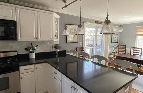 Edgartown Casa | Comfortable Edgartown Home-Pet Friendly. HOT TUB & POOL TABLE