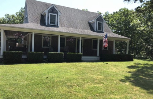 Edgartown Casa | Comfortable Edgartown Home-Pet Friendly. HOT TUB & POOL TABLE