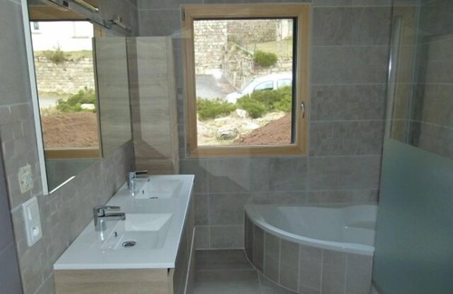 Le Lac-d'Issarles Casa | Cottage tt comfort heart village ardéchoise 50m playa Lago Issarlès