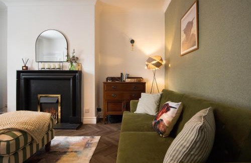 Brockholes Casa | Comfortable Holmfirth Home Near Trails and Town Sleeps 5